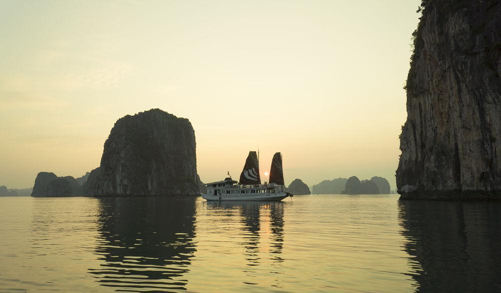 Hotel Bhaya Legend Cruises Ha Long Esterno foto